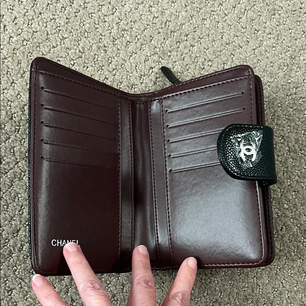 Black Quilted Wallet - Picture 3 of 6